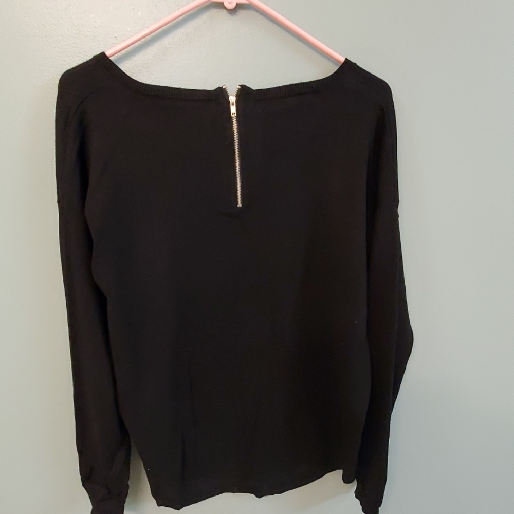 Cable & Gauge Black Sweater - Picture 4 of 4
